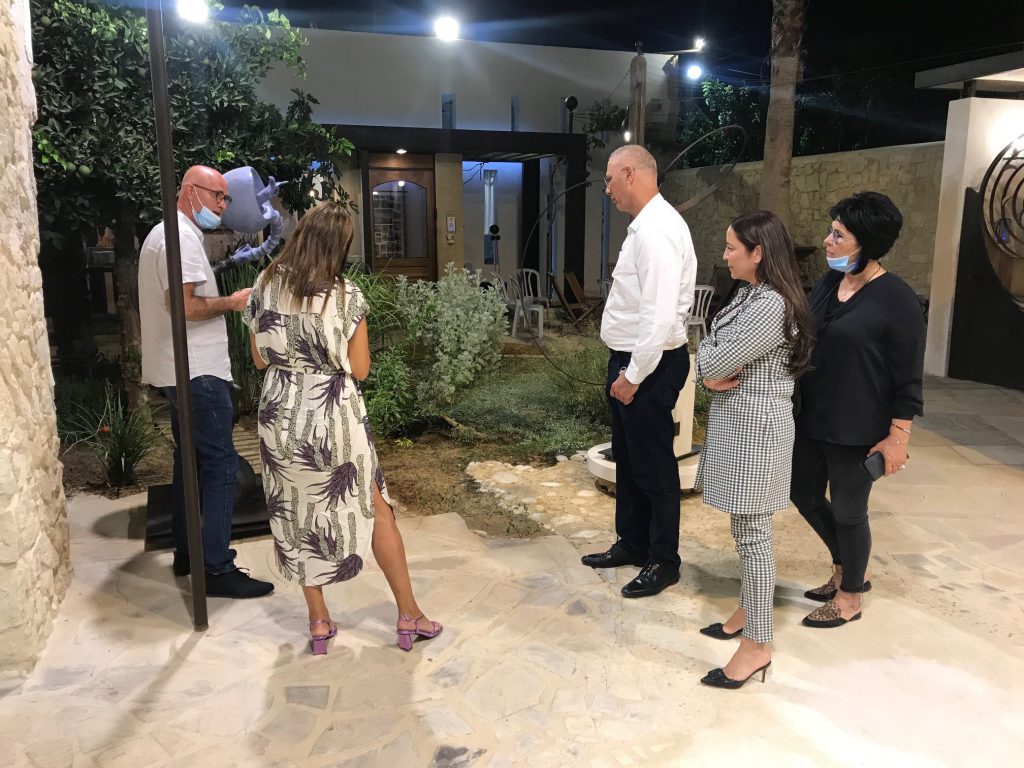 כששגרירנו בברזיל מתאהב באמנות מתוצרת באר-שבע
