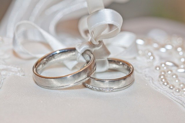 מה ההבדל בין טבעת אירוסין לנישואין