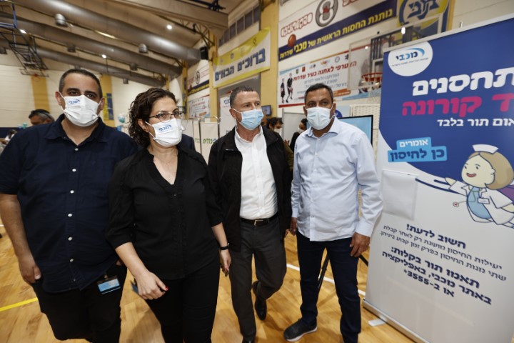 שר הבריאות יולי אדלשטיין ביקר במתחם החיסונים בשדרות