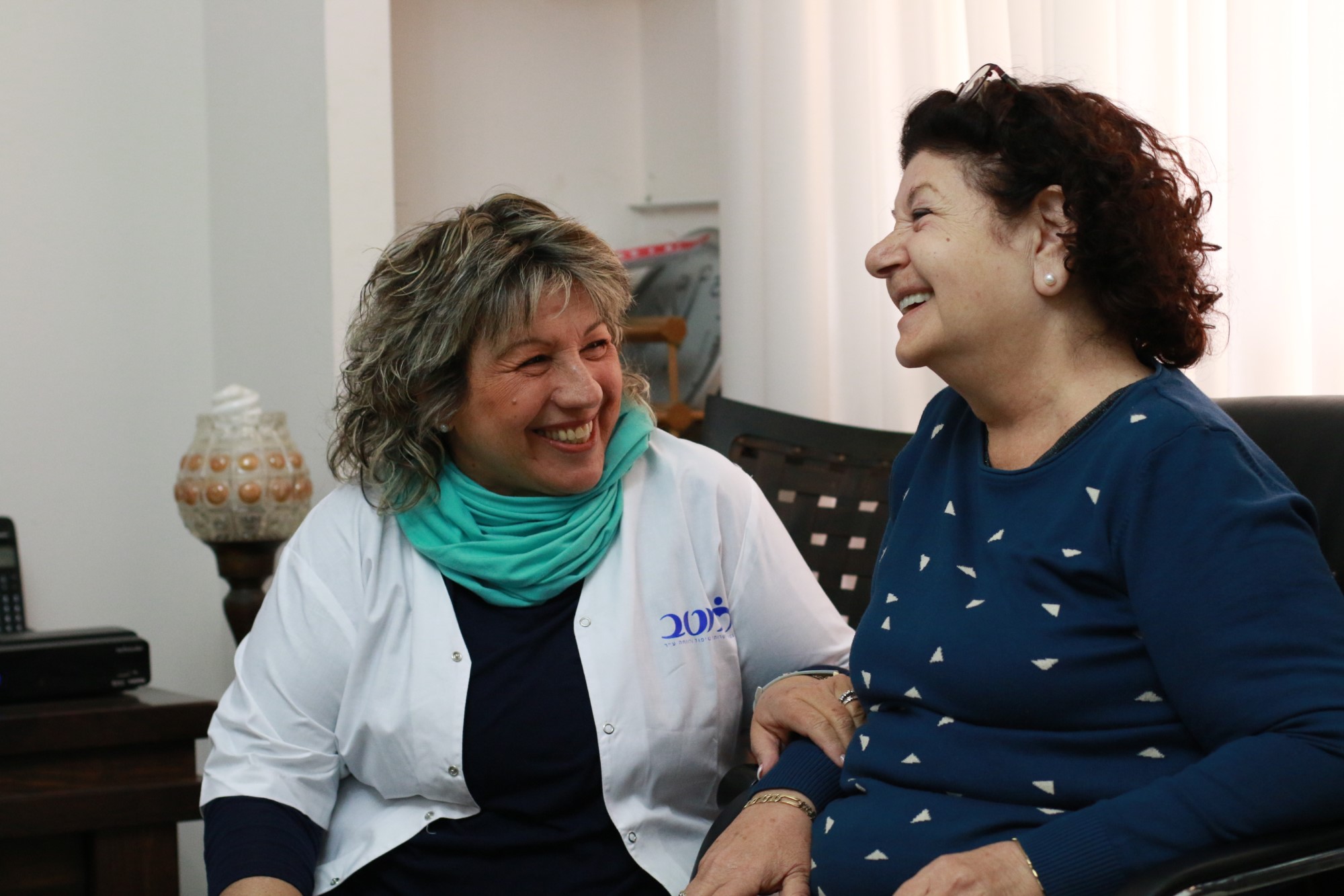 עמותת מטב גדלה ומגייסת  מטפלות ומטפלים סיעודיים לסיוע לקשישים בבאר שבע והאיזור