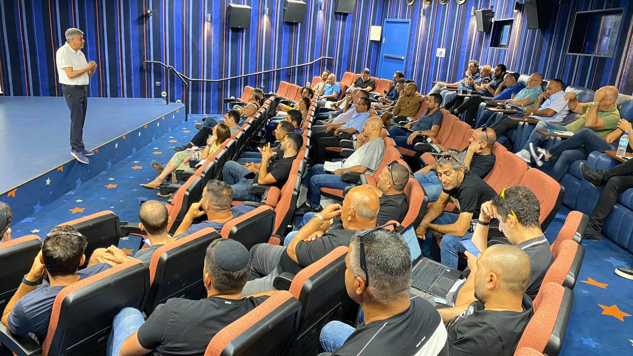 אופקים – יצירה במרכז העניינים: עשרות יזמים ותעשיינים בפגישת התנעה לצורך היערכות בפארק תעשיות שקד