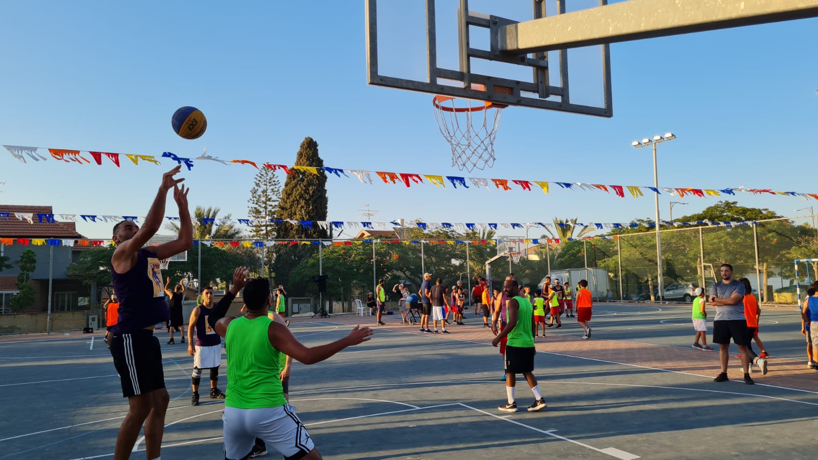 בכורה מוצלחת לחגיגת כדורסל הרחוב הראשונה בעיר:  100 שחקנים השתתפו בסטריטבול הראשון באופקים