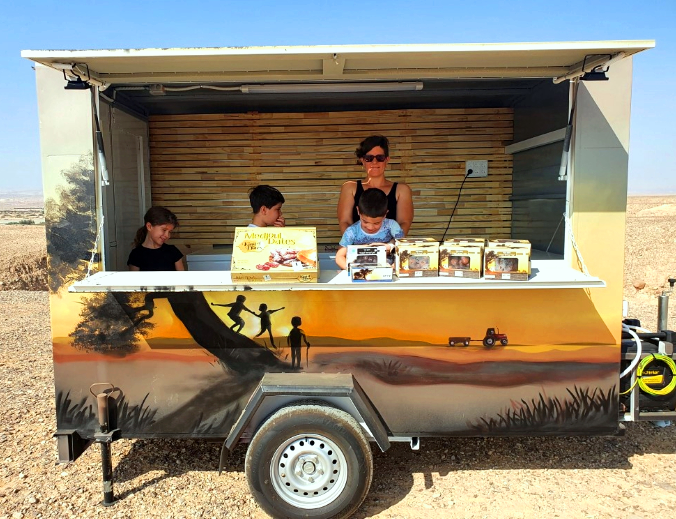 סיורי תמרים במשק אבני מעין יהב בערבה התיכונה