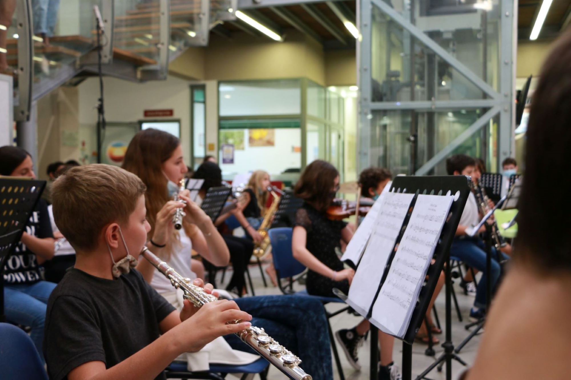 מלגות הצטיינות  לתלמידי מוסיקה מצטיינים בערבה התיכונה