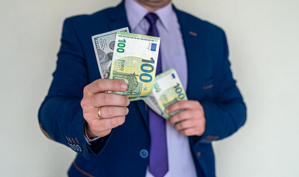 איך עושים סקר שכר נושאי משרה?