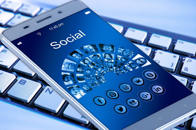 איך עושים שיווק ברשתות חברתיות – המדריך המלא