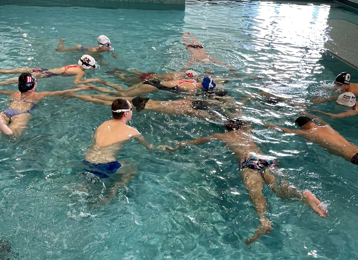 המרכז החדשני למצוינות שחייה בערבה התיכונה אירח את נבחרת הנוער של ישראל בשחייה למחנה אימונים  לקראת אליפות אירופה לנוער בסרביה