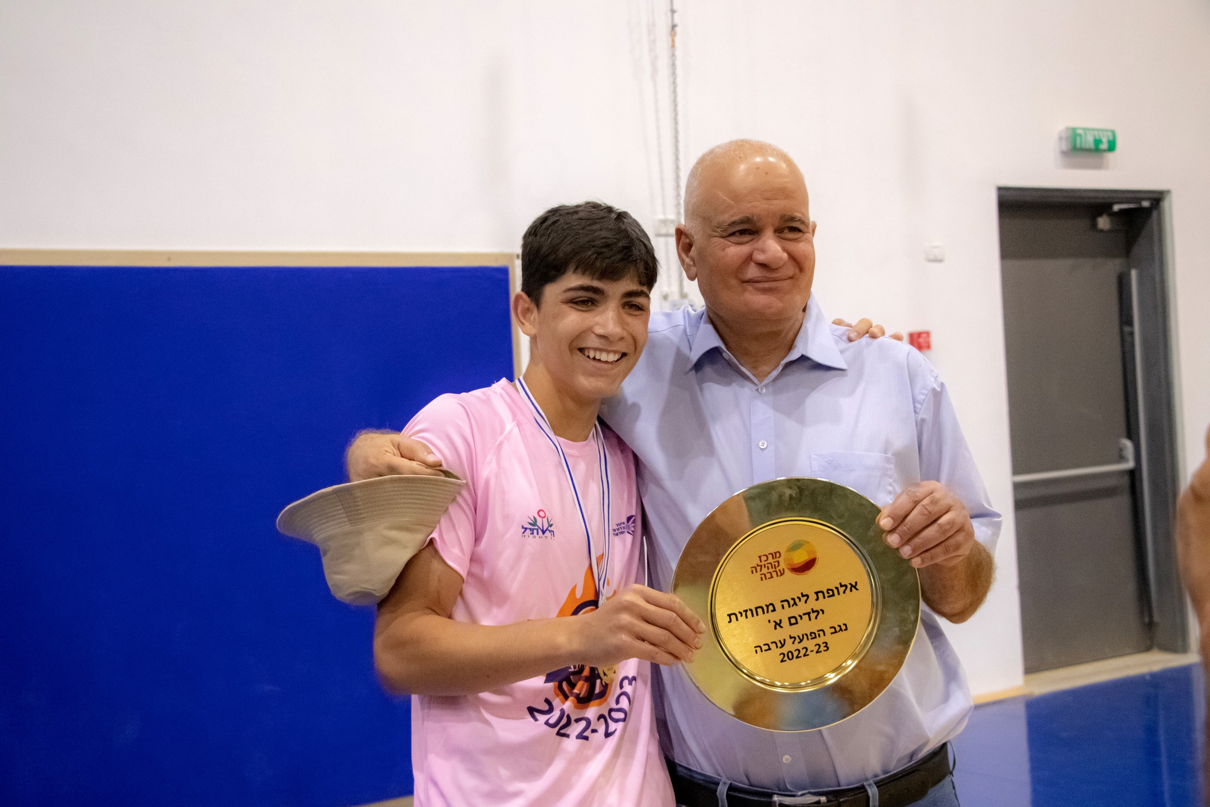 בפעם השנייה ברציפות ועם רקורד מושלם של ניצחונות קבוצת הנוער 'הפועל ערבה' הוכתרה לאלופת מחוז נגב בליגת הכדורסל