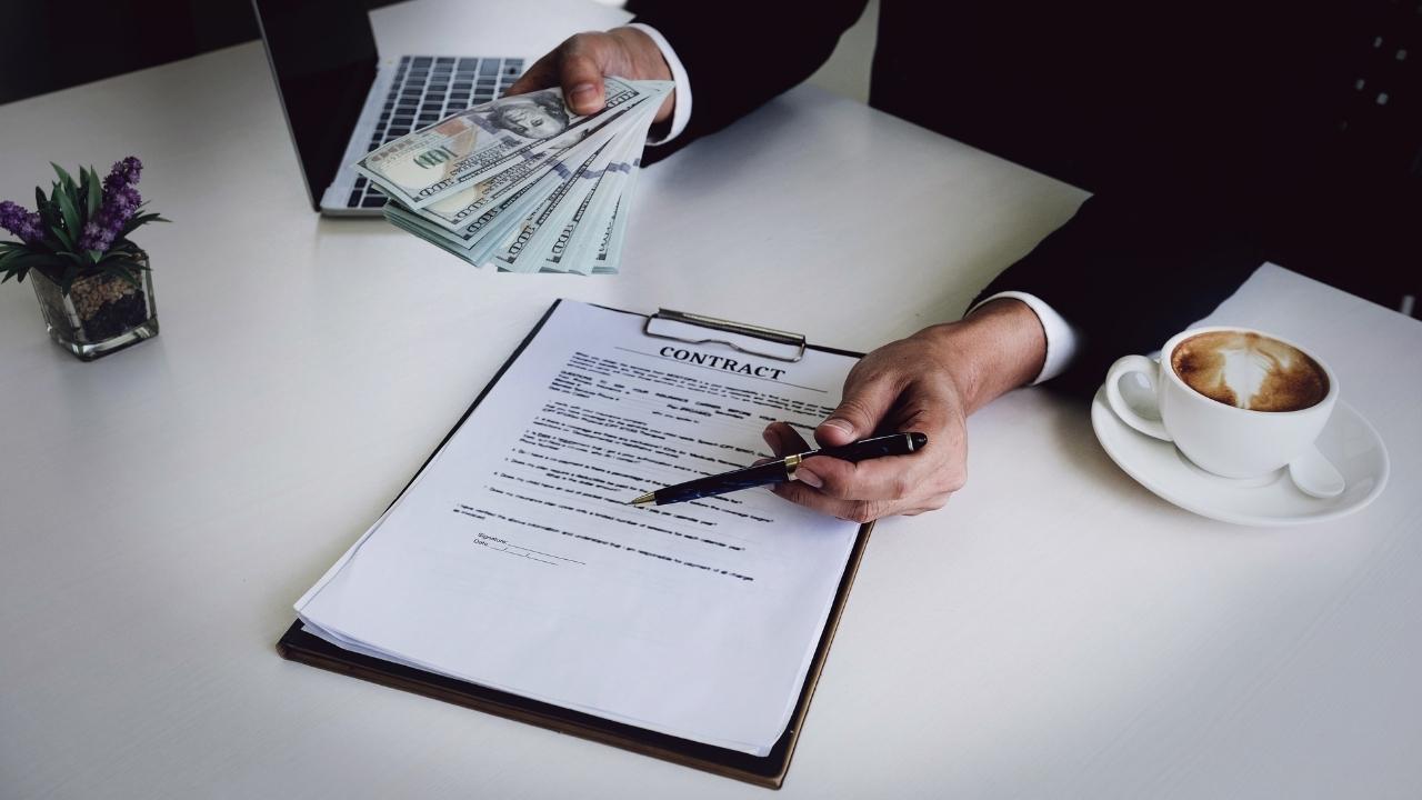 קבלת כספים בצורה חוקית ומקצועית