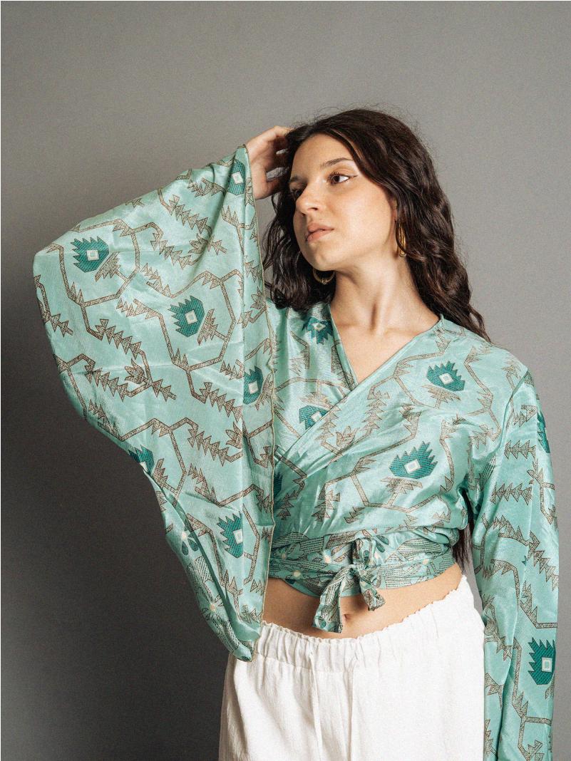 Wrap Top Manica larga celeste – Gandhi