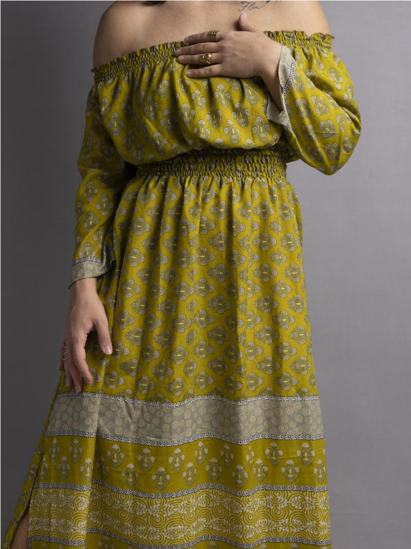 Abito Lungo Etnico con Scollo a Barca verde – Radha