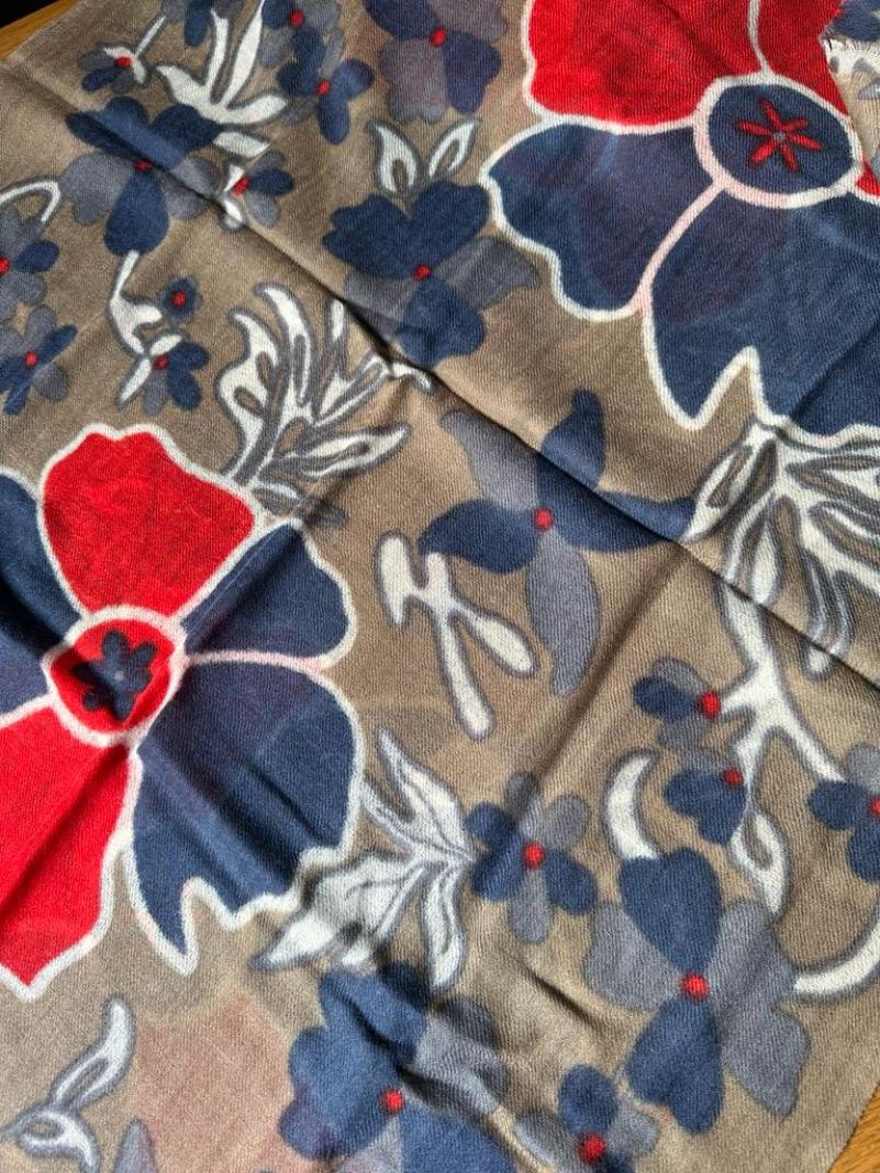 Sciarpa in Cashmire - Fiori rossi e blu