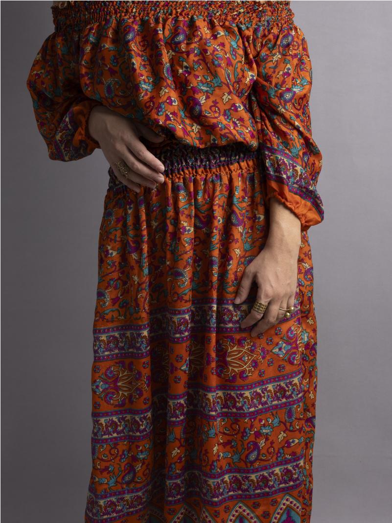 Abito Lungo Etnico con Scollo a Barca arancione – Radha