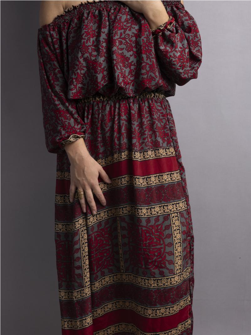 Abito Lungo Etnico con Scollo a Barca rosso e grigio – Radha