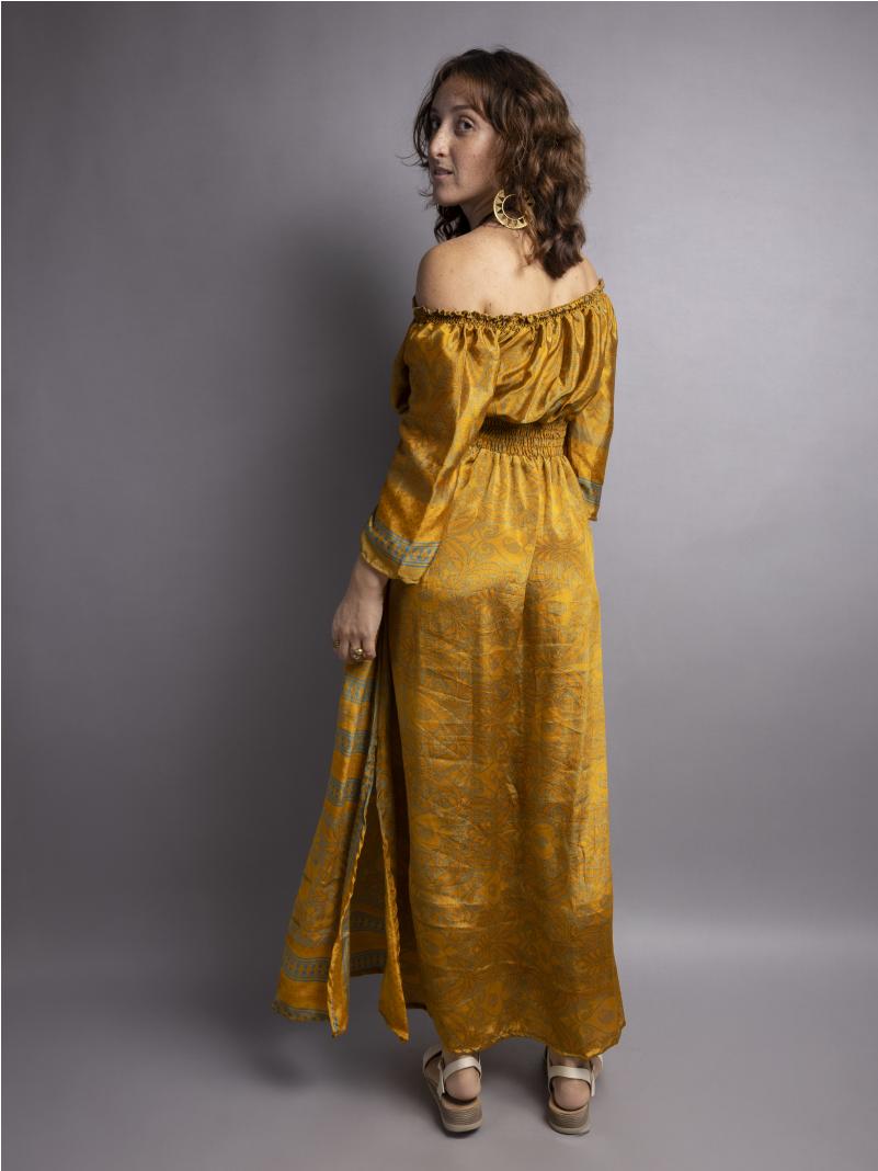 Abito Lungo Etnico con Scollo a Barca ocra – Radha