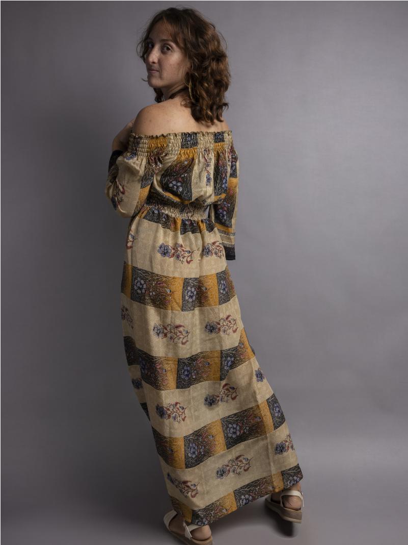 Abito Lungo Etnico con Scollo a Barca ocra – Radha