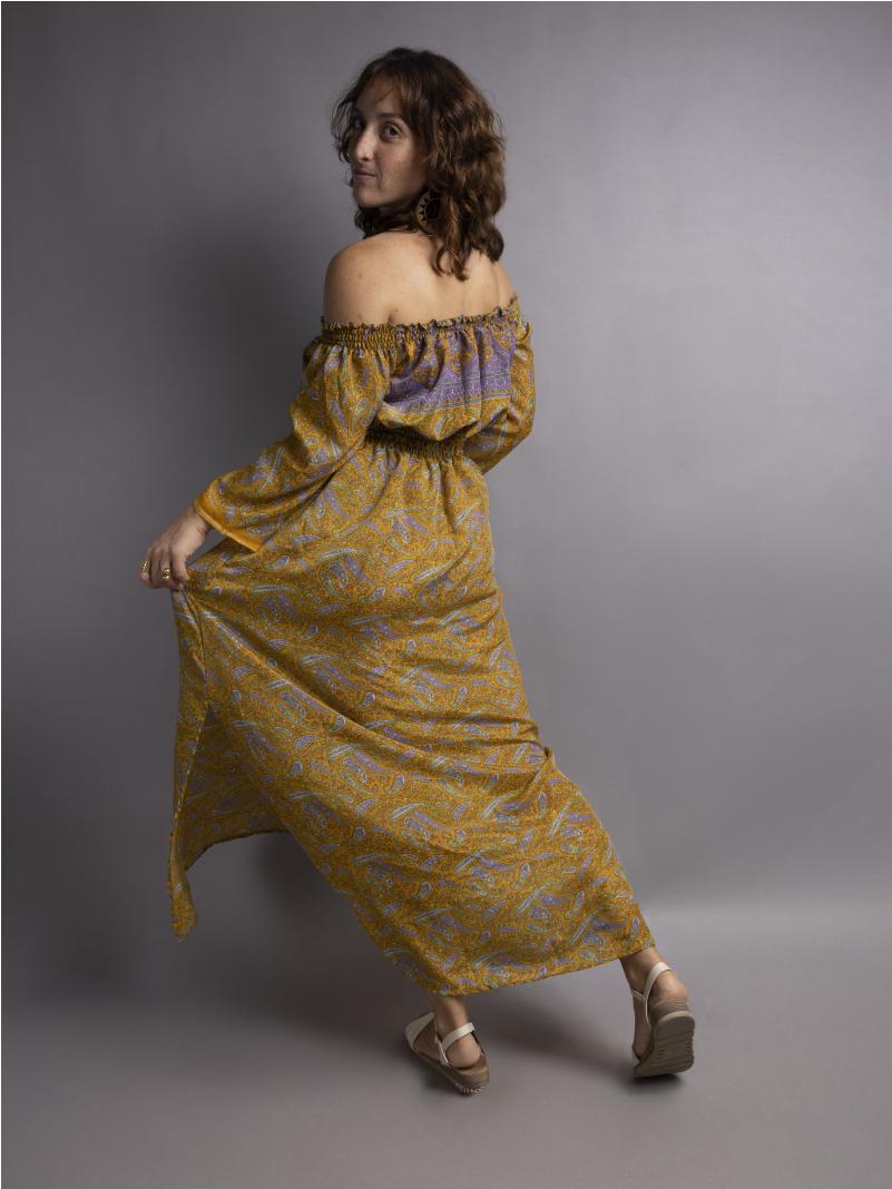 Abito Lungo Etnico con Scollo a Barca ocra – Radha