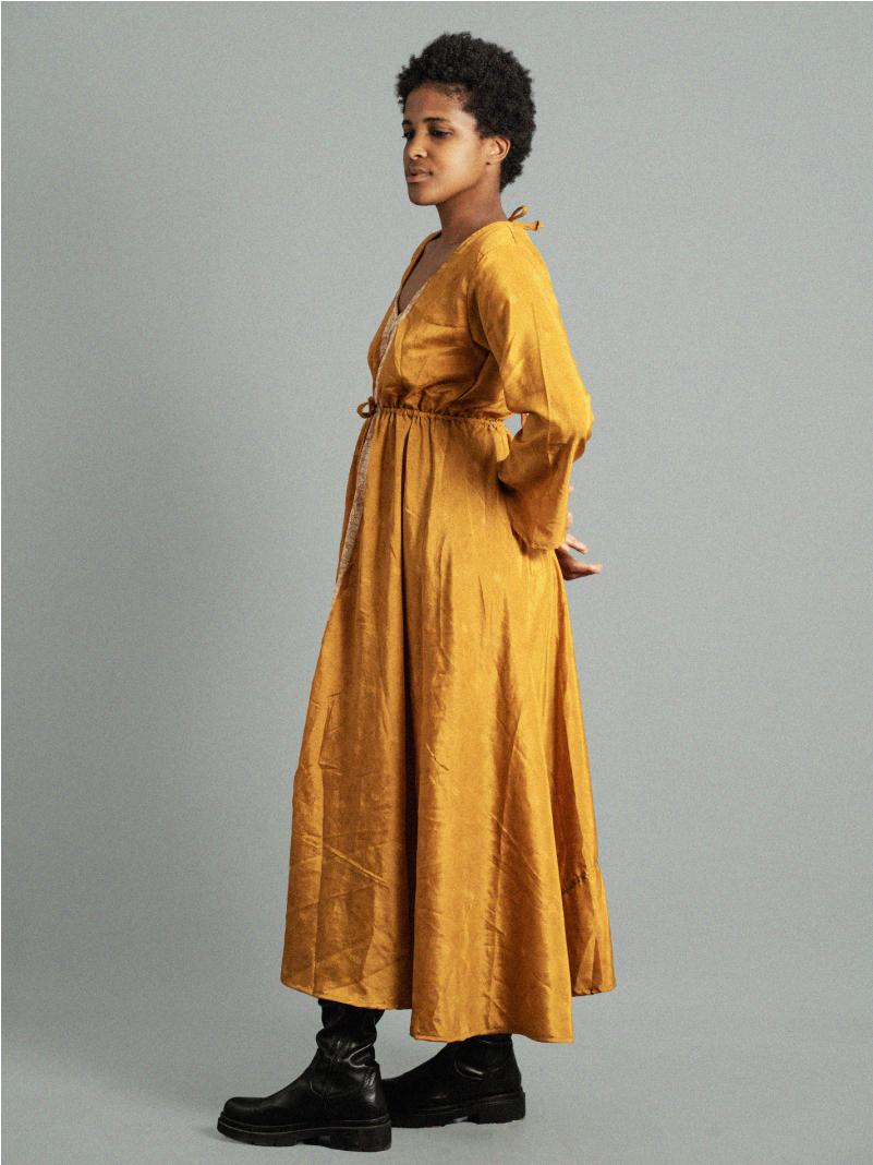 Abito con schiena scoperta giallo – Sikh