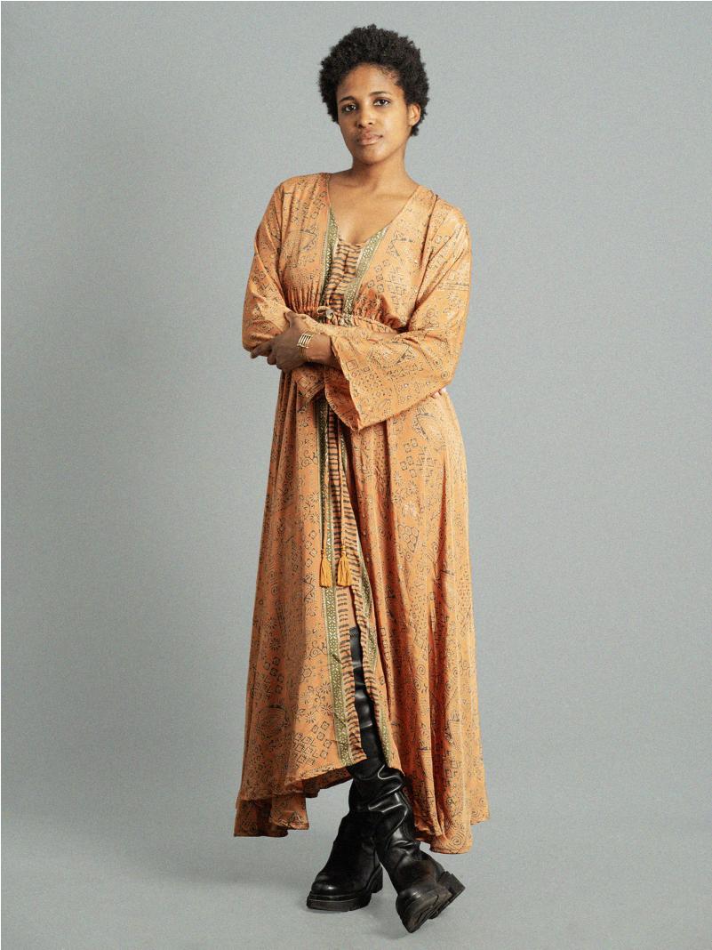 Abito con schiena scoperta arancione chiaro – Sikh