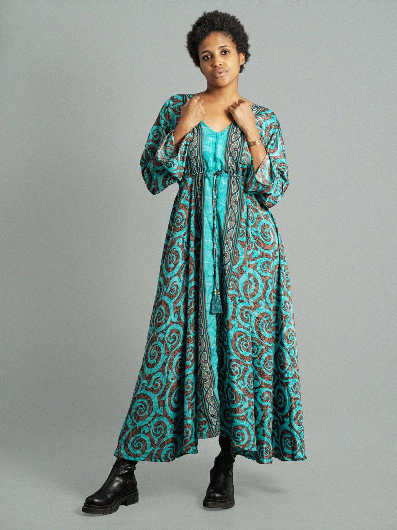 Abito con schiena scoperta azzurro – Sikh