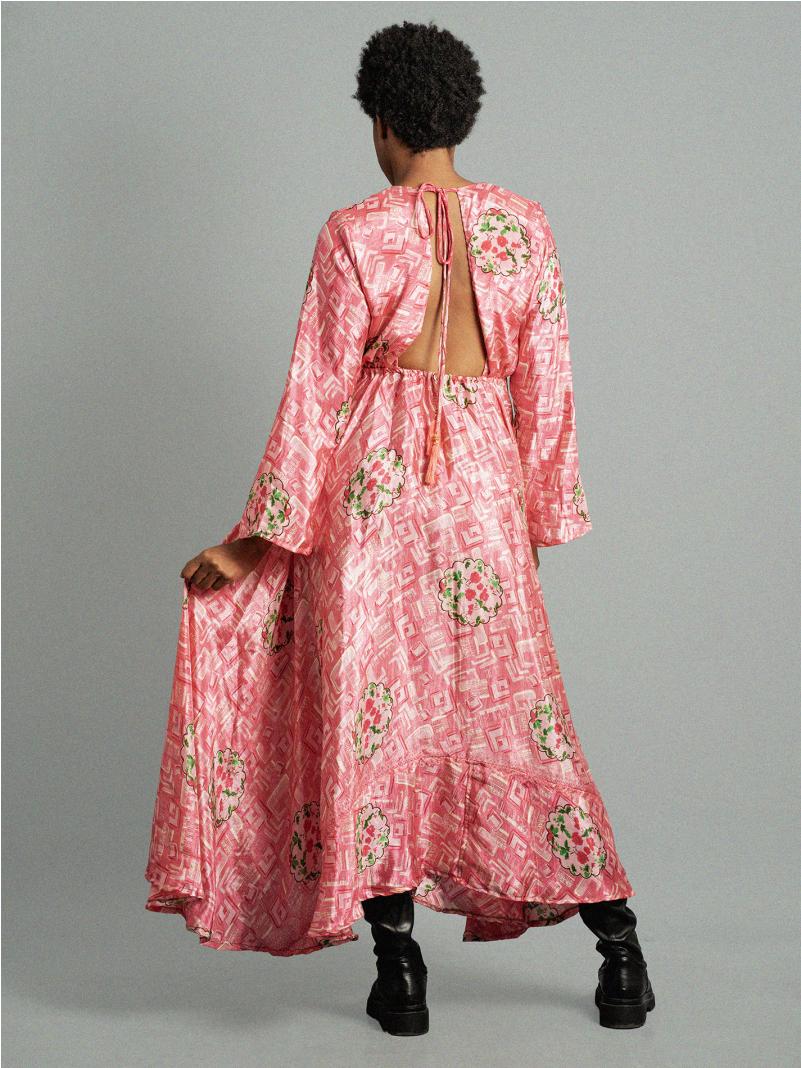 Abito con schiena scoperta rosa – Sikh