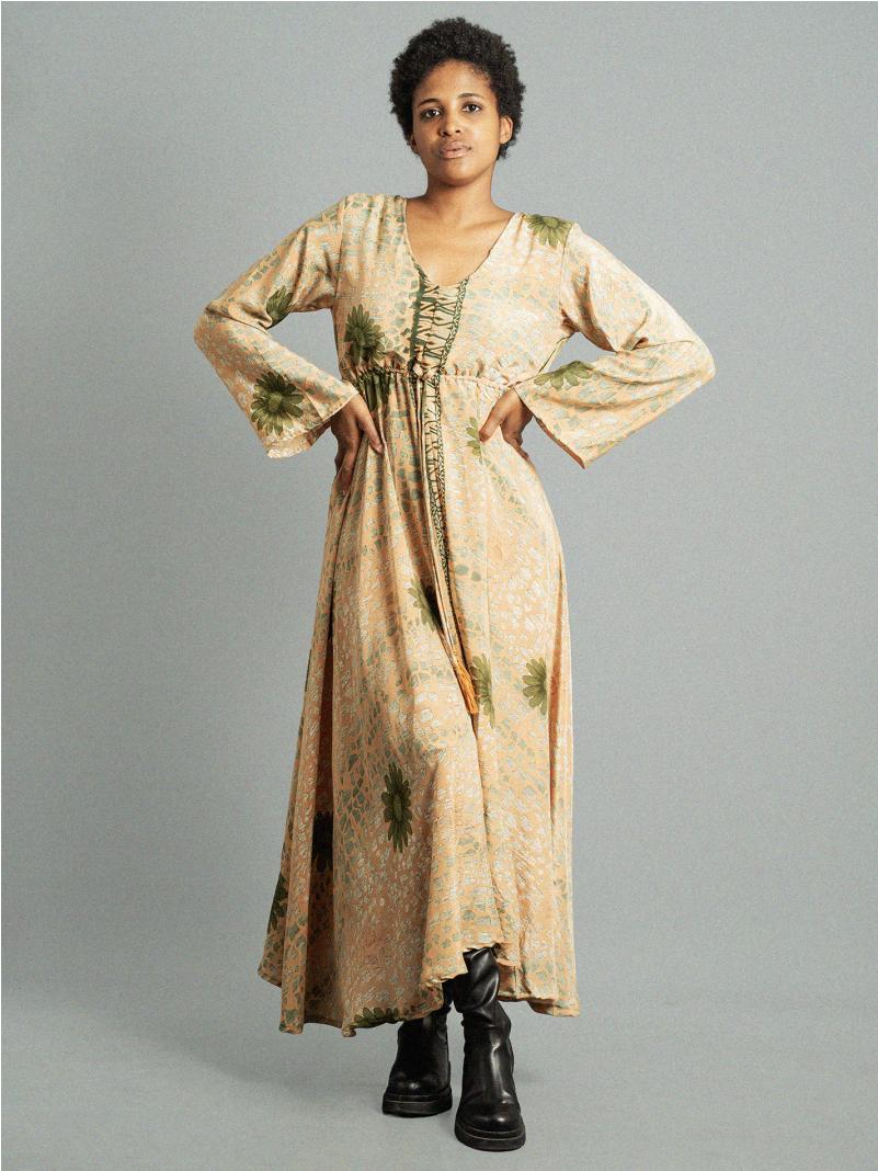 Abito con schiena scoperta fiori – Sikh