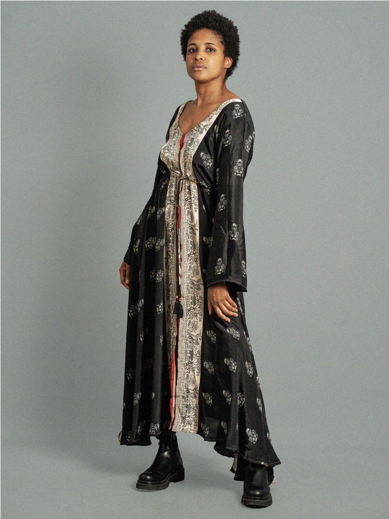 Abito con schiena scoperta nero – Sikh