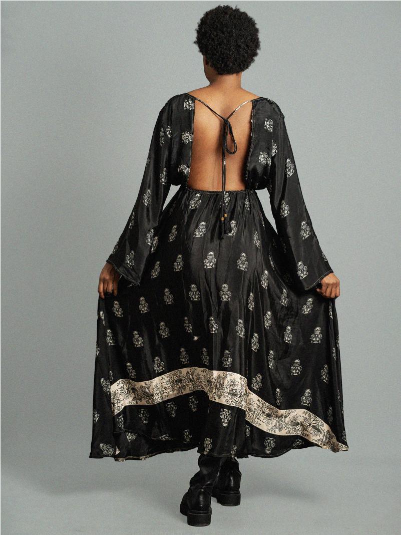 Abito con schiena scoperta nero – Sikh