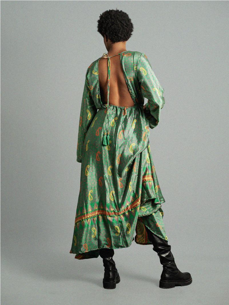 Abito con schiena scoperta verde – Sikh