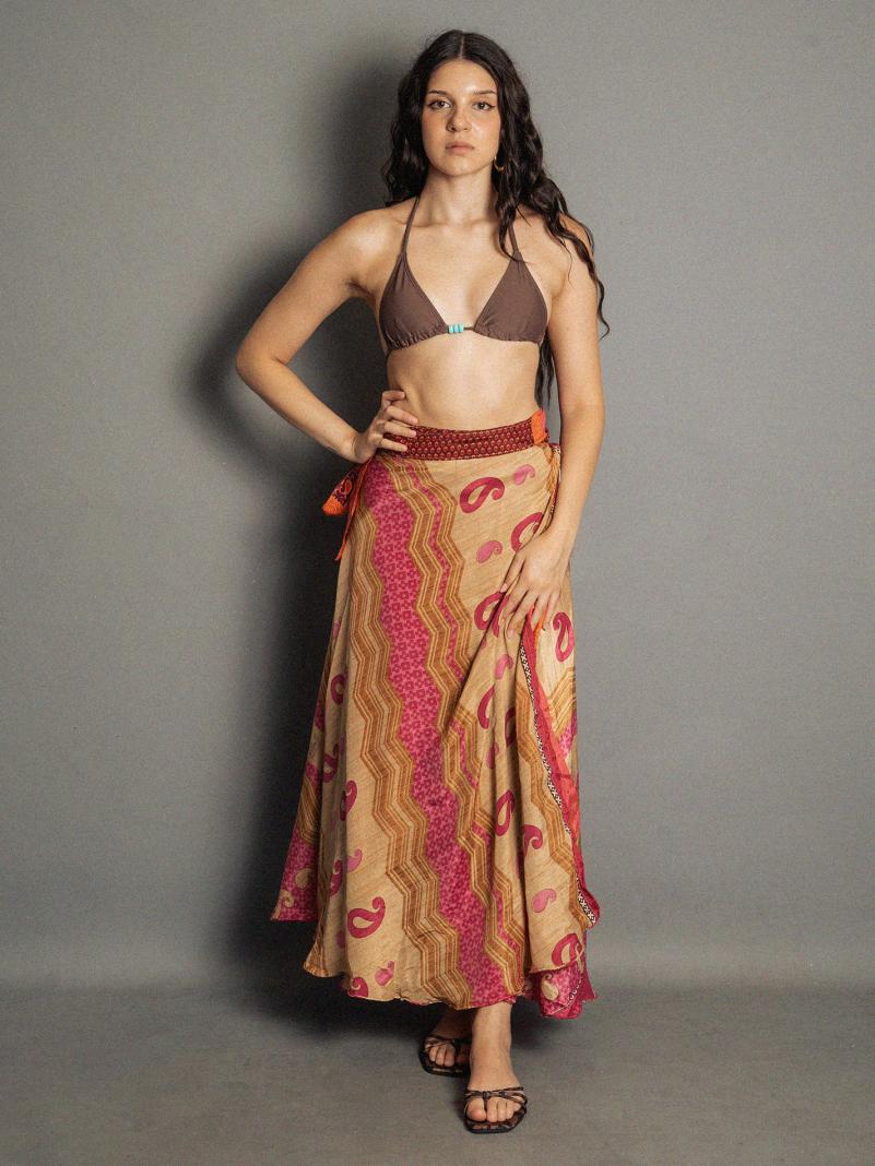 Gonna etnica lunga a portafoglio rosso – India