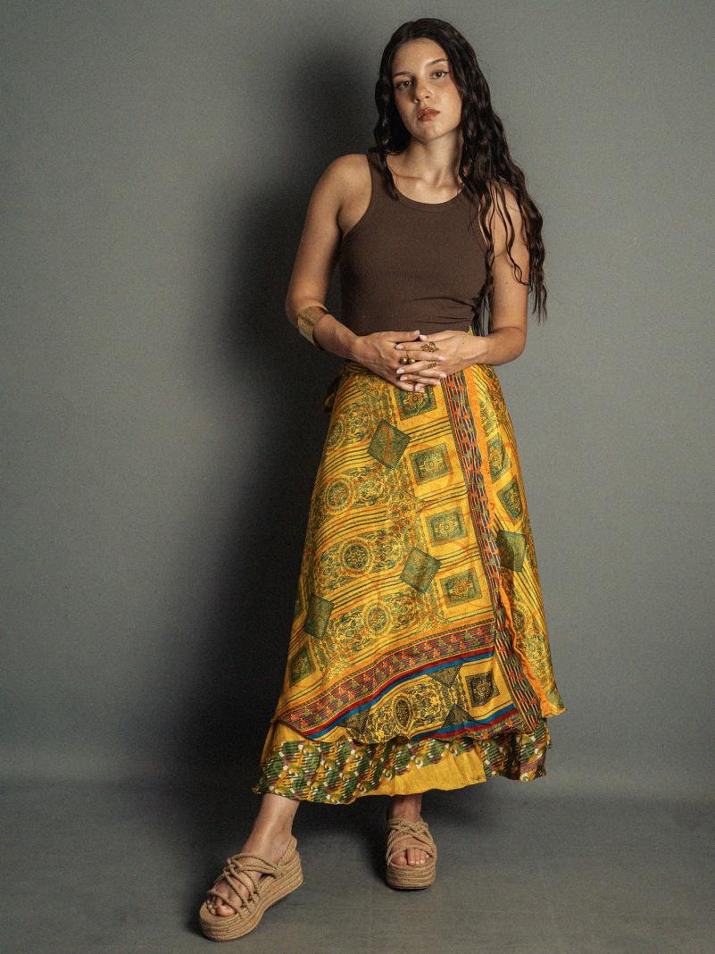 Gonna etnica lunga a portafoglio giallo – India