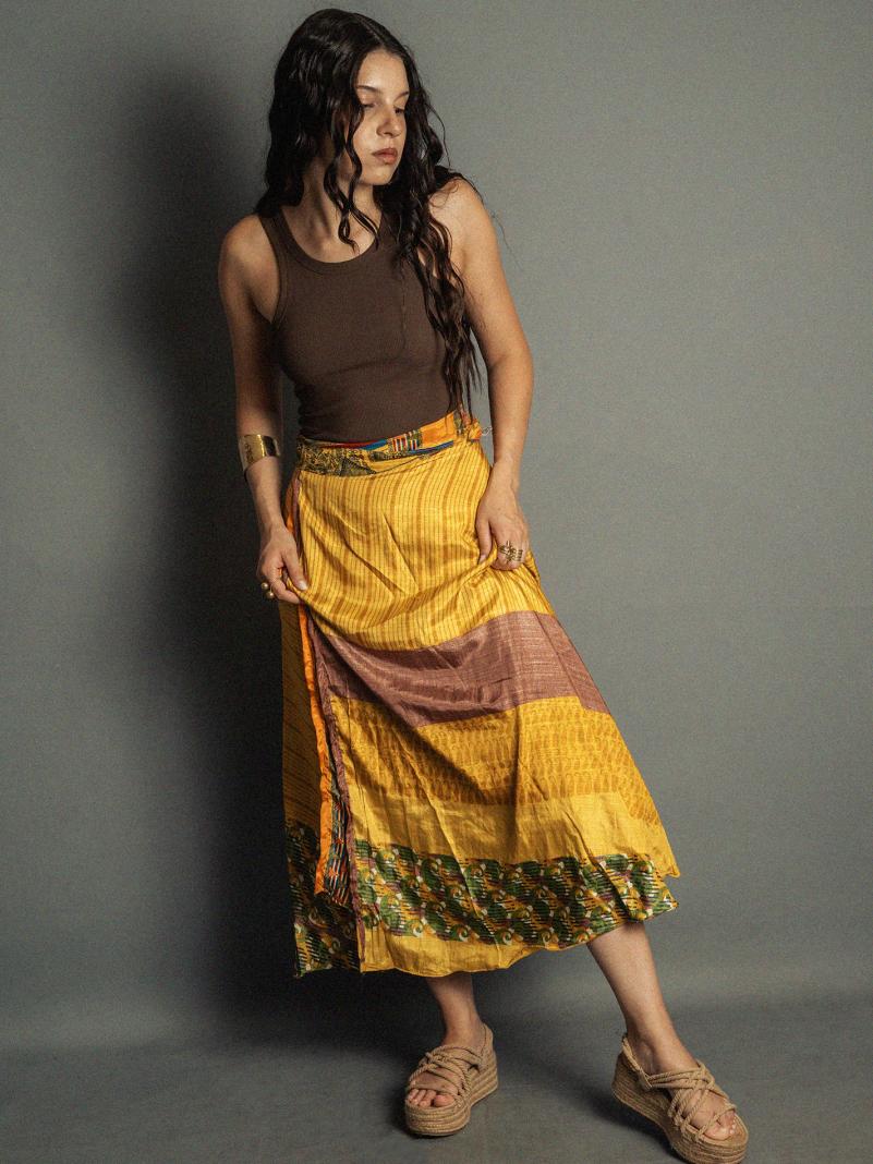 Gonna etnica lunga a portafoglio giallo – India