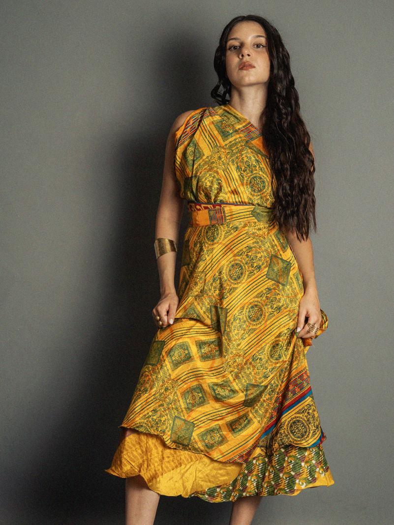 Gonna etnica lunga a portafoglio giallo – India