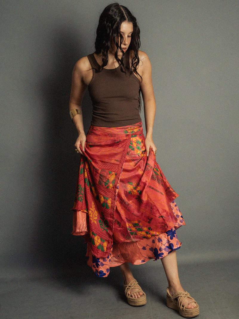 Gonna etnica lunga a portafoglio rosso e rosa – India