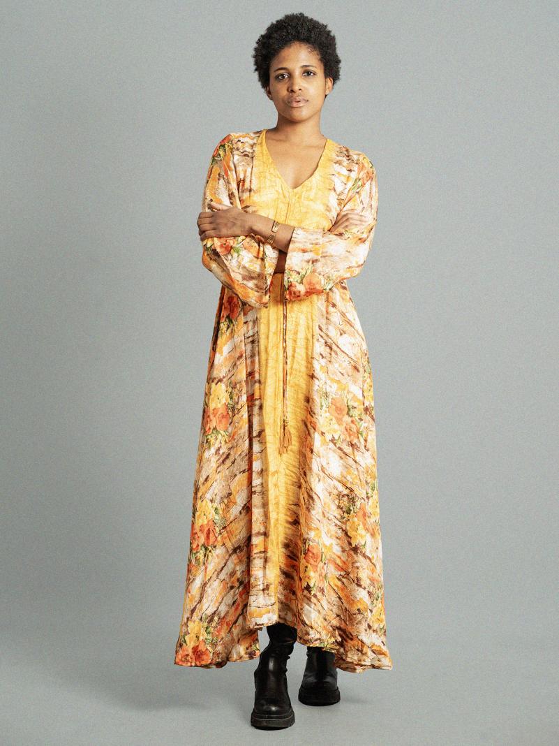 Abito con schiena scoperta fiori – Sikh