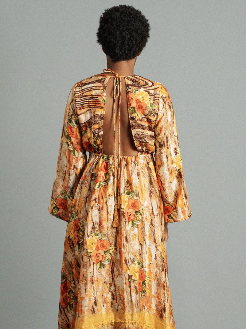 Abito con schiena scoperta fiori – Sikh