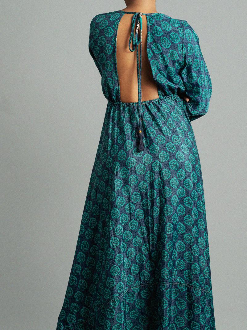 Abito con schiena scoperta blu – Sikh