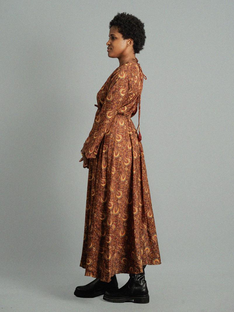 Abito con schiena scoperta rosso – Sikh