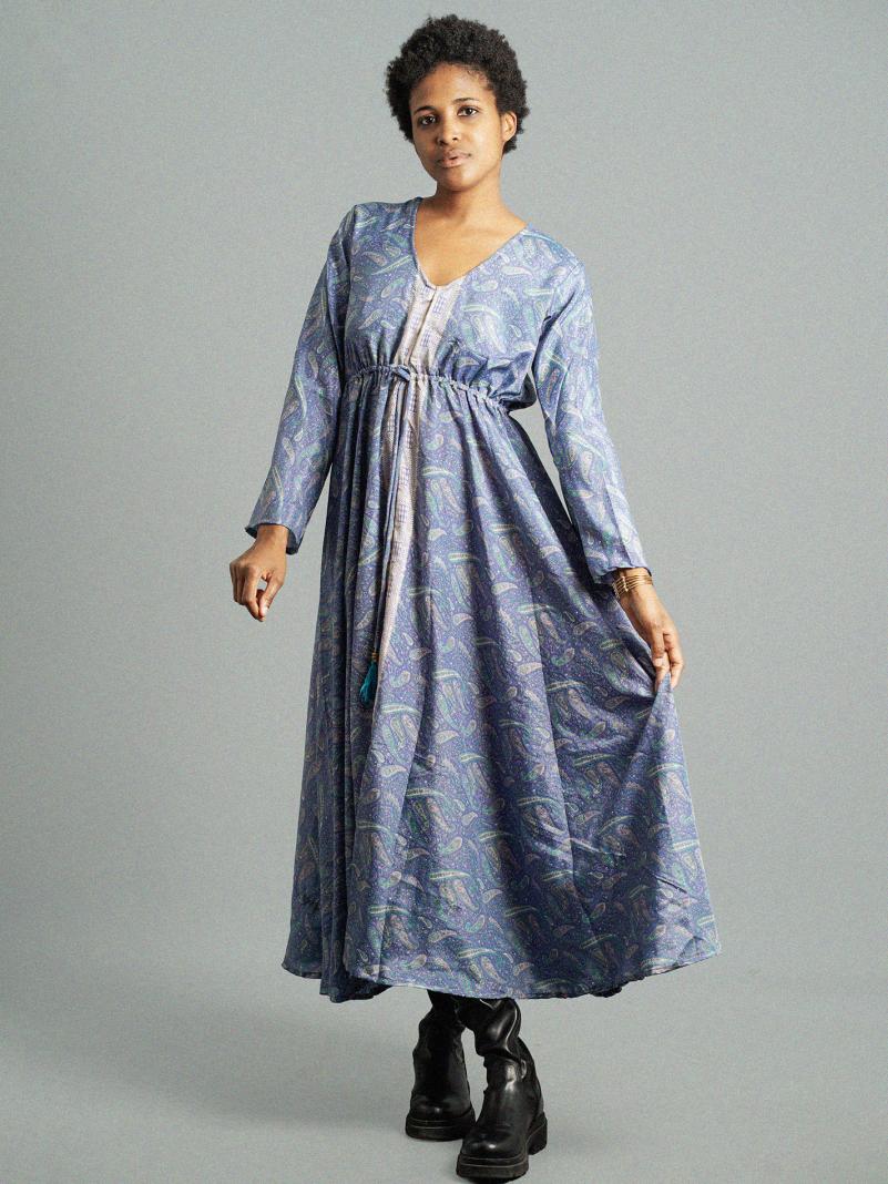 Abito con schiena scoperta azzurro – Sikh