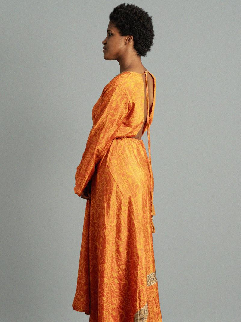 Abito con schiena scoperta arancione – Sikh