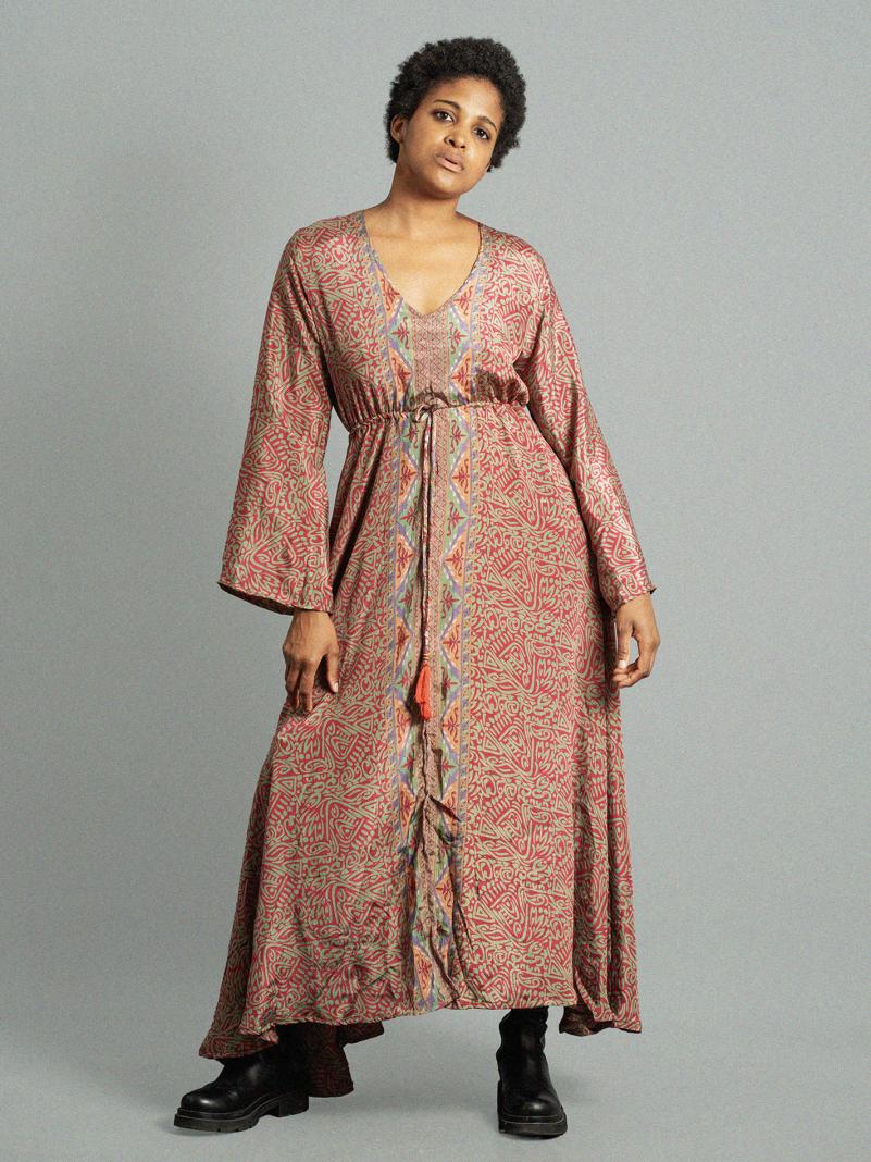 Abito con schiena scoperta rosso e verde – Sikh