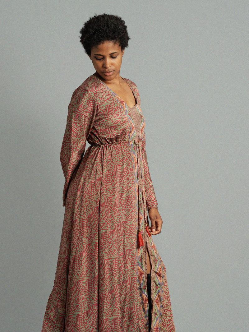 Abito con schiena scoperta rosso e verde – Sikh