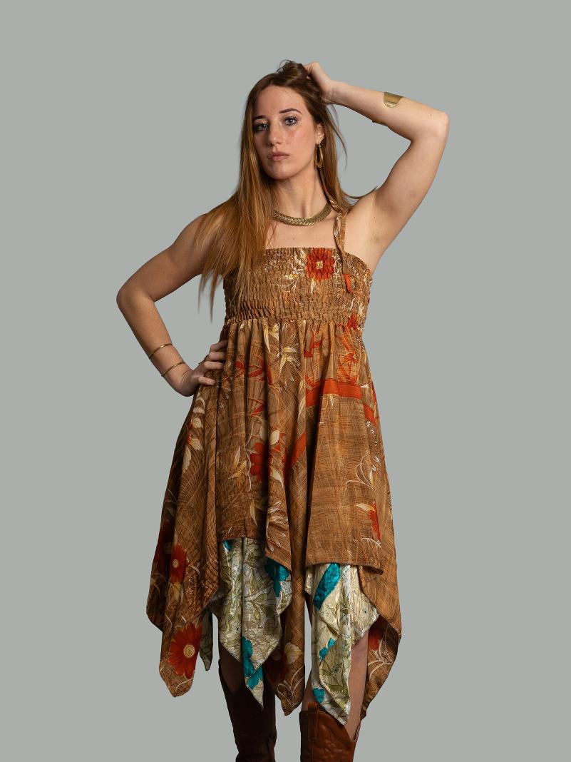 Abito etnico con elastico e spalline fiori rossi – Mumbai