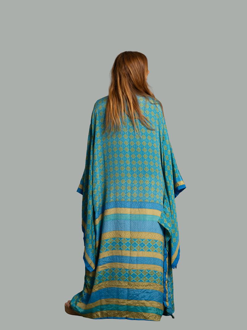 Kimono Manica Larga celeste - Surat