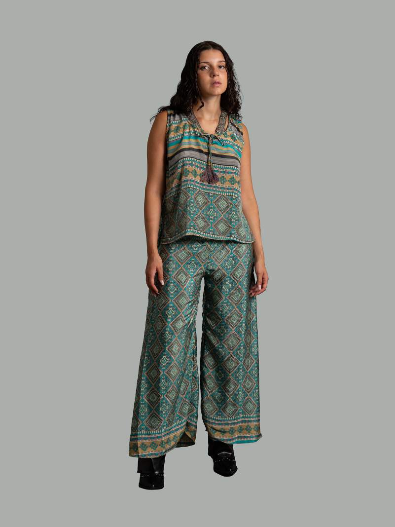 Completo Top smanicato e pantalone azzurro - Cochin