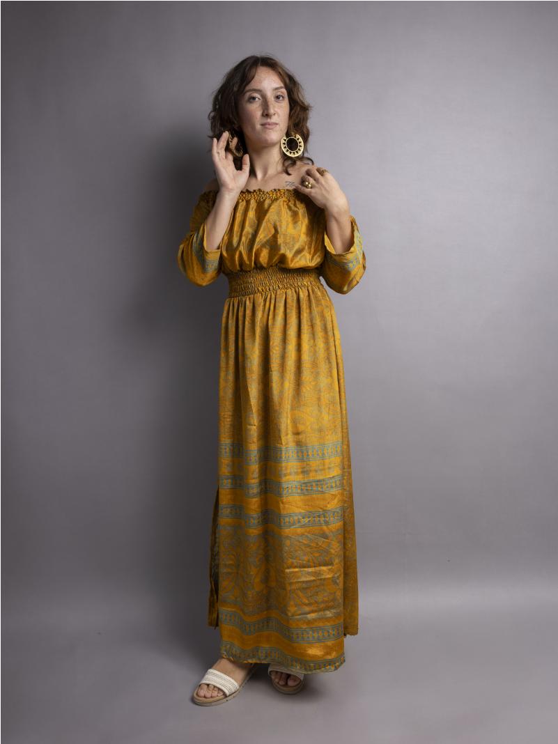 Abito Lungo Etnico con Scollo a Barca ocra – Radha