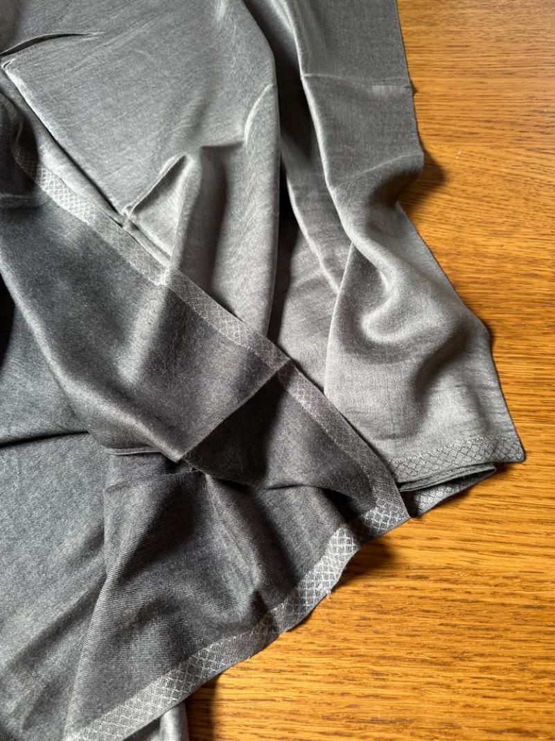 Sciarpa in Seta e Viscosa Double Face - Grigio