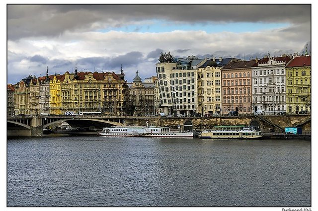 32558649163_6c38ca72d3_c