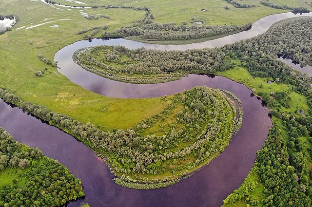 Bird's-eye_view_of_Desna_River_(DJI_0367-01)