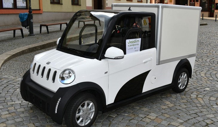 Elektrické vozidlo v Boskovicích zajišťuje obslužné činnosti města